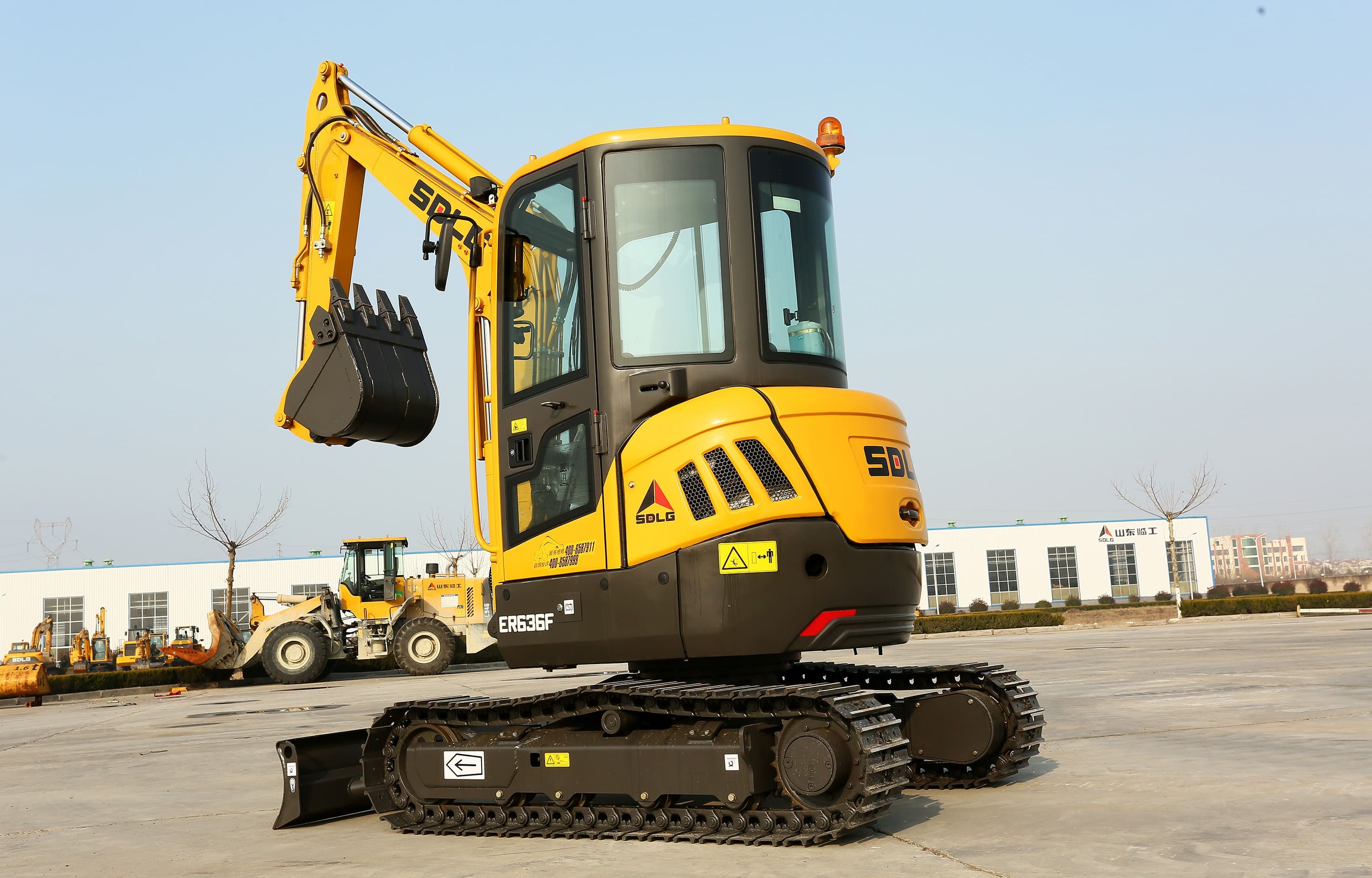 エリック Escavadeira Compacta ER636F: Espaços Pequenos | SDLG Brasil